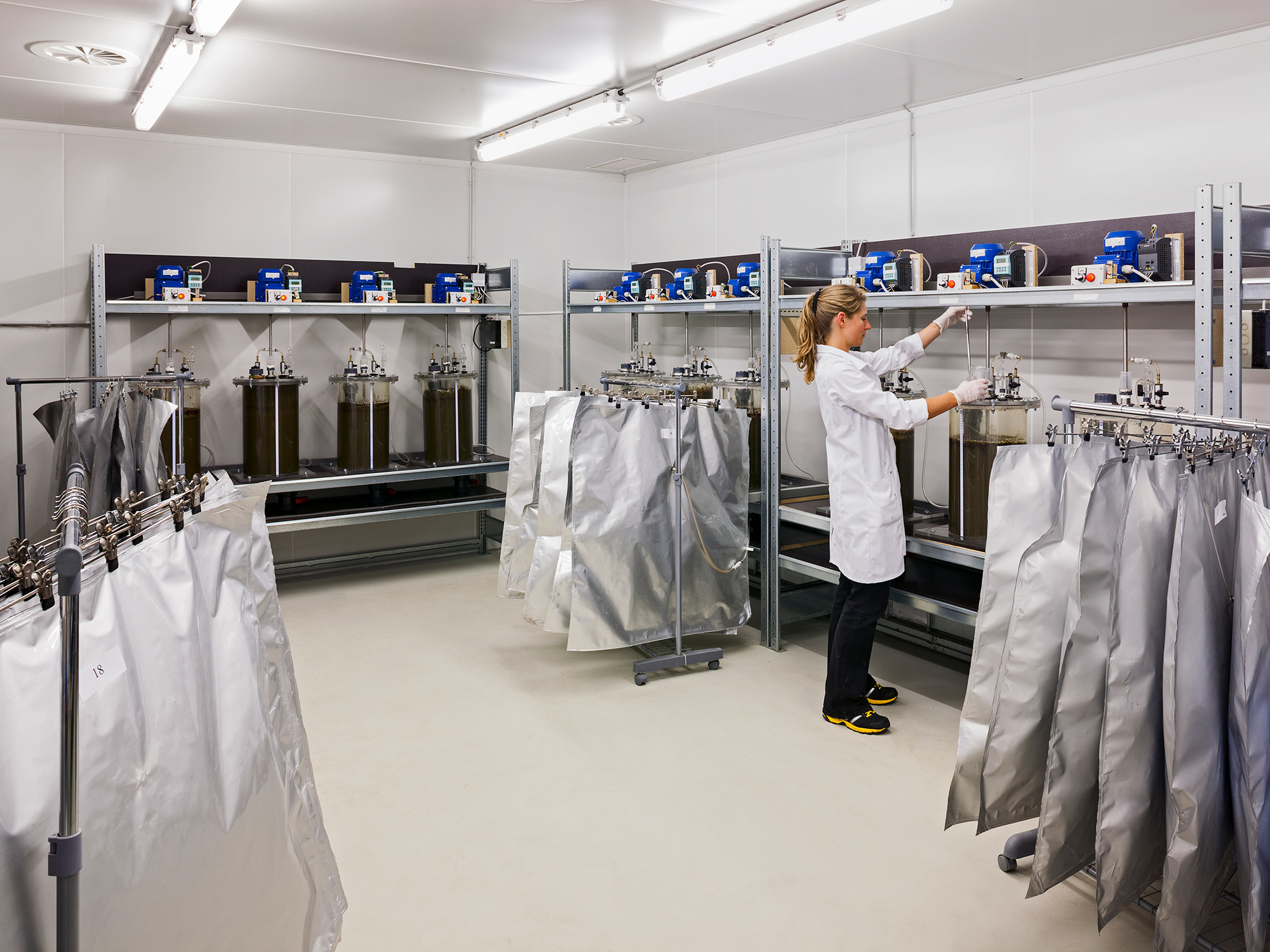 Analyses at the ISF Analyses at the ISF